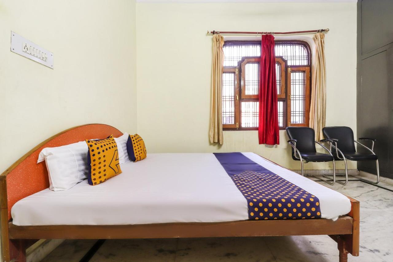 Hôtel Spot On 70311 Rangoli Palace à Lucknow Extérieur photo
