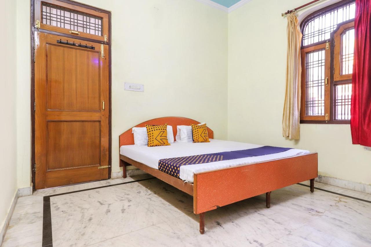 Hôtel Spot On 70311 Rangoli Palace à Lucknow Extérieur photo