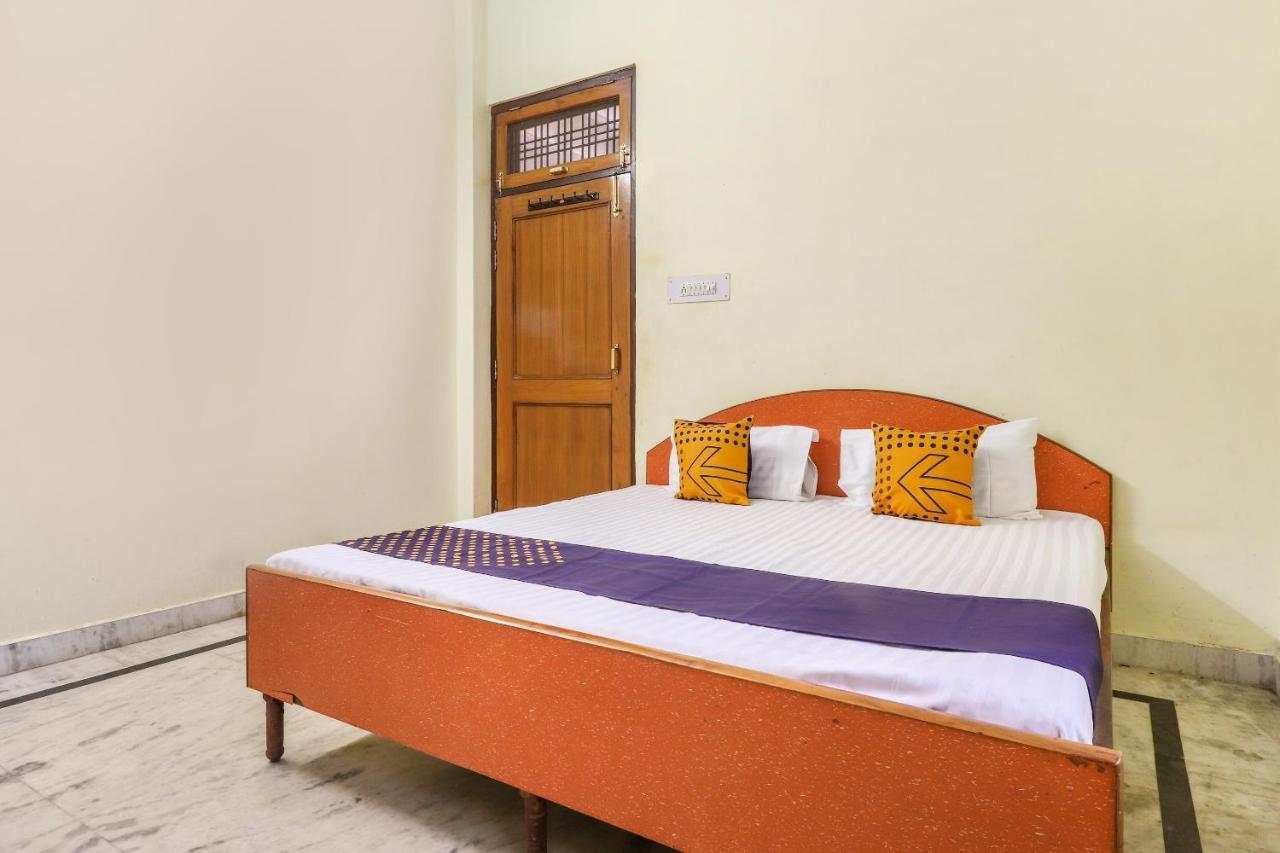 Hôtel Spot On 70311 Rangoli Palace à Lucknow Extérieur photo