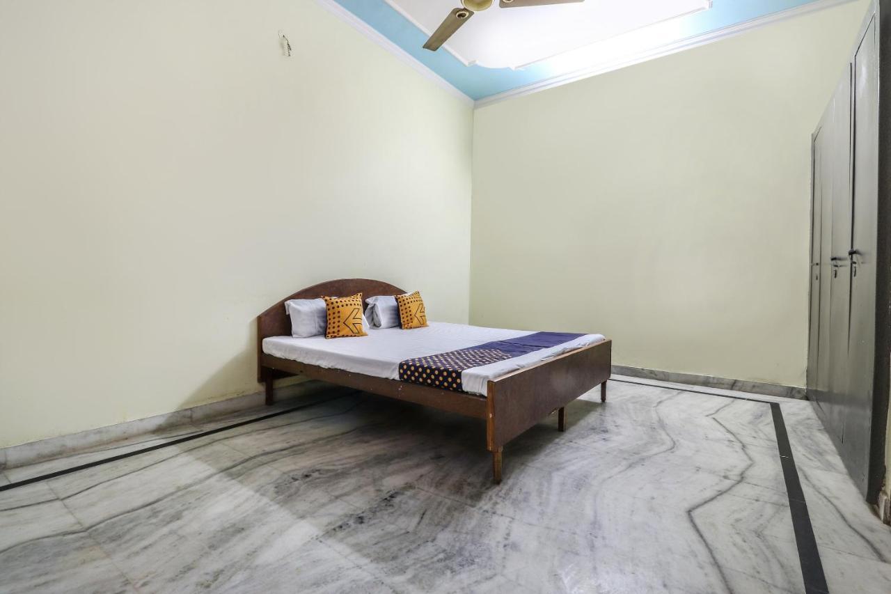 Hôtel Spot On 70311 Rangoli Palace à Lucknow Extérieur photo