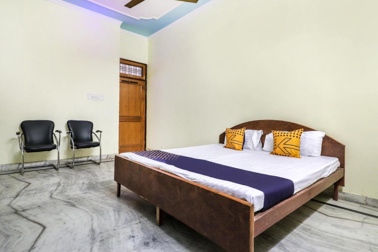 Hôtel Spot On 70311 Rangoli Palace à Lucknow Extérieur photo